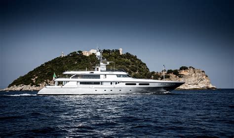 Regina: Inside Dolce and Gabbana's 50m yacht asking €18 million